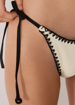 Bas de maillot brésilien à lanières Bicolor Embroidery