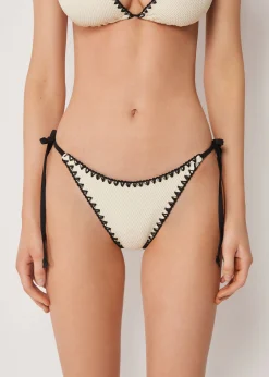 Bas de maillot brésilien à lanières Bicolor Embroidery