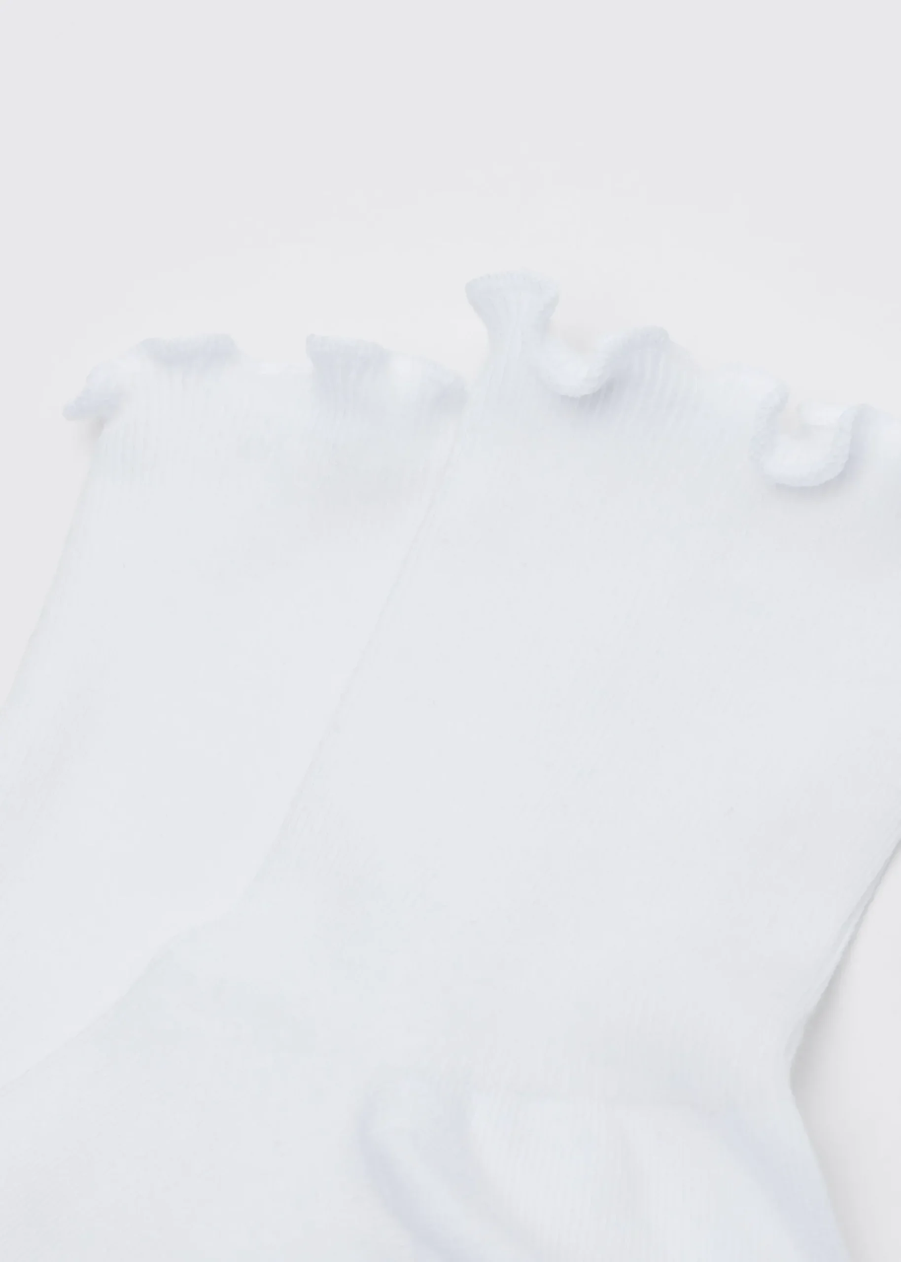 Chaussettes courtes côtelées avec bordure romantique