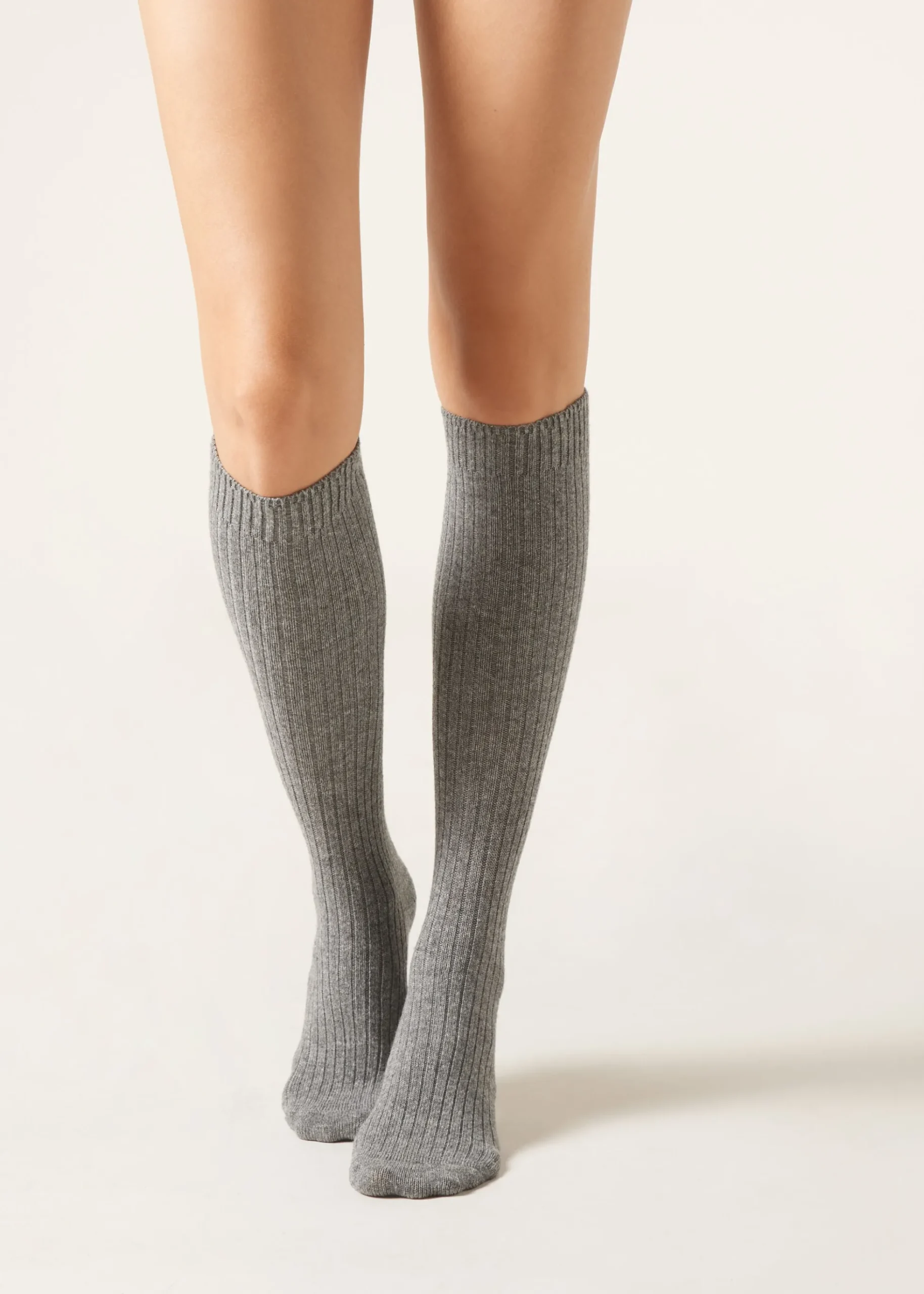 Chaussettes hautes côtelées en laine avec cachemire